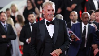 Kevin Costner Gets Teary-Eyed During Enthusiastic Ovation at ‘Horizon’ Cannes Premiere | Video